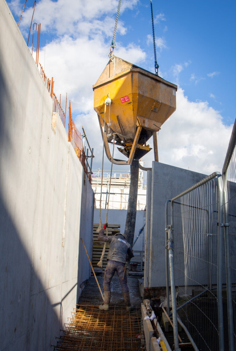 Elévation du R+1 du bâtiment A et préparation du coulage du rez-de-chaussée haut bâtiment B