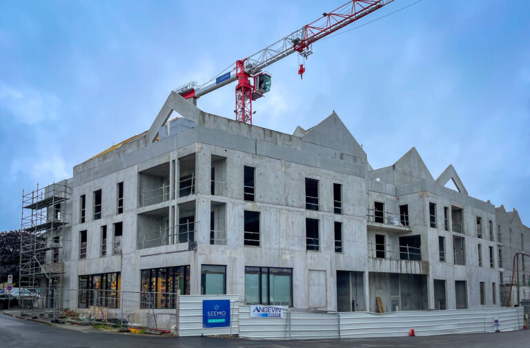 Gros oeuvre bâtiment A terminé et début de la charpente