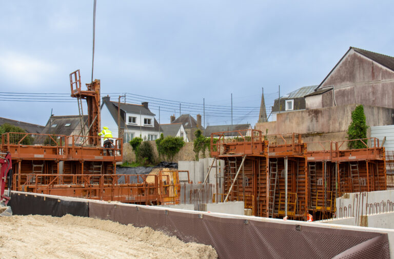 Dallage du bâtiment A et B en cours